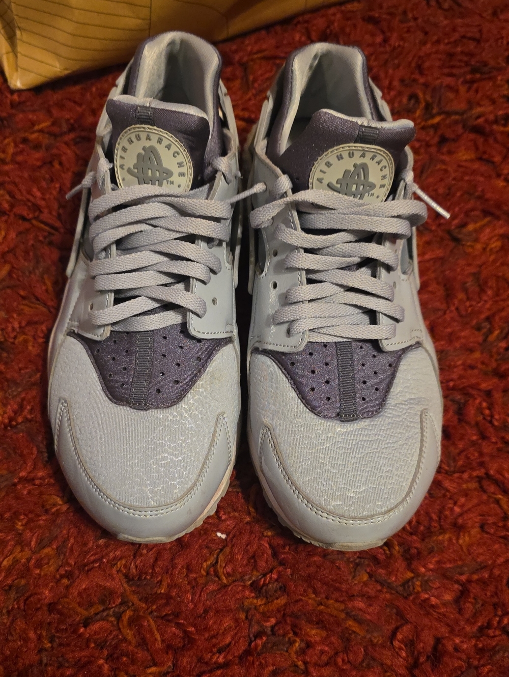 Nike Men's Light Gray and Purple Air Huarache Sneakers